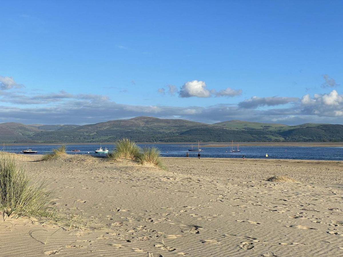 Beautiful Aberdovey Seafront Apartment 2 Aberdyfi Exterior foto